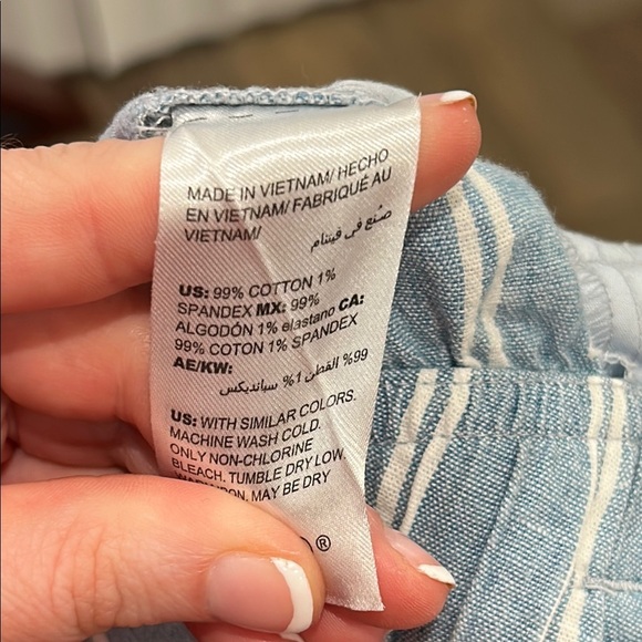 Chico's Women’s Waist Tie Blue White Striped Nautical Capris Size 1.5/10P - Picture 7 of 7